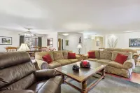Lake Tahoe Family Home w/ Hot Tub & Game Room! - 스파