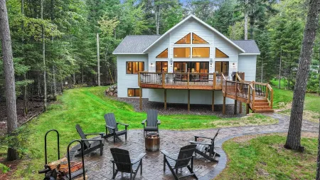 Rogers' Retreat - On The Eagle River Chain With Boat Rental