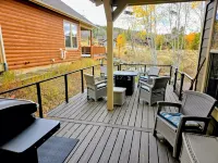 Amazing Home Directly on the Lift! Ski-In/Out, Private Hot Tub, Amazing Views! Hotels in Granby