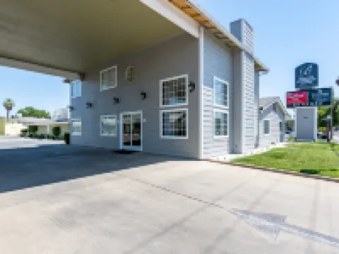 HomeTowne Studios Yuba City Bonanza - Marysville Hotels in Sutter County