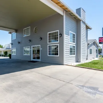 HomeTowne Studios Yuba City Bonanza - Marysville