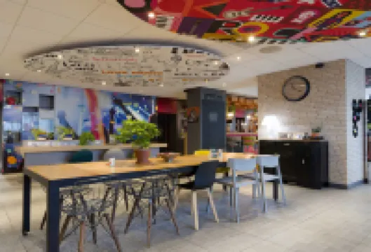 เบดแอนด์เบรกฟาสต์โฮเทล แร็งส์ เซ็นเตอร์ แอร์ลอน โรงแรมในแร็งส์