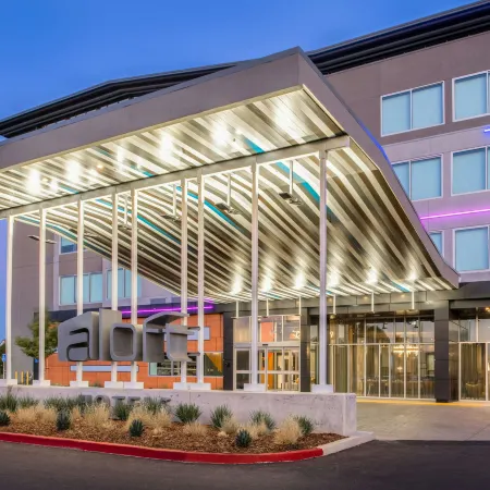 Aloft Sacramento Airport Natomas Отели рядом с достопримечательностью «Арена Арко»