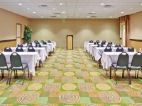 Holiday Inn BLOOMINGTON-UNIVERSITY AREA by IHG Hotels in Bloomington