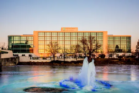 Embassy Suites by Hilton Lexington Green Отели в г. Фейетт