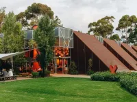 Charming 3-Bedroom Holiday Home Near Werribee Park Hotels in Werribee