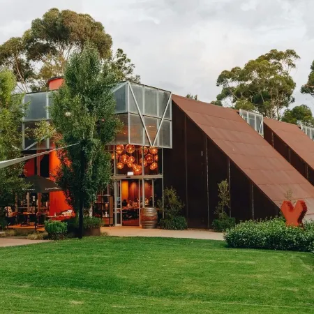 Charming 3-Bedroom Holiday Home Near Werribee Park