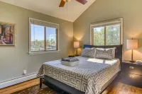 Charming Getaway with Jetted Tub and Outdoor Deck - Cozy Haven