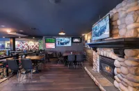 Prestige Vernon Lodge and Conference Centre - bar