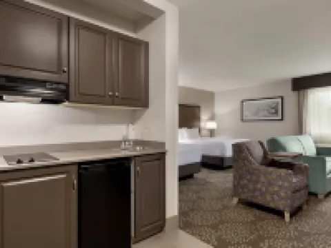 La Quinta Inn & Suites by Wyndham Fairbanks Airport Hotels in College
