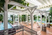 Oasis Hotel & Conv. Center, Ascend Hotel Collection