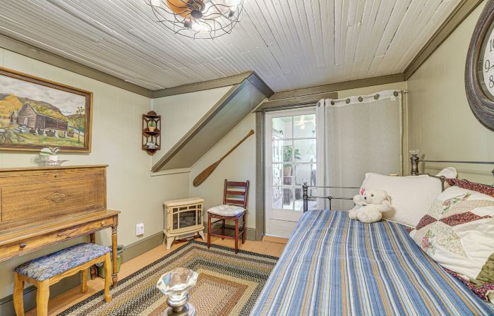 2 Mi to Hiking Trails Cozy Fayetteville Cottage!