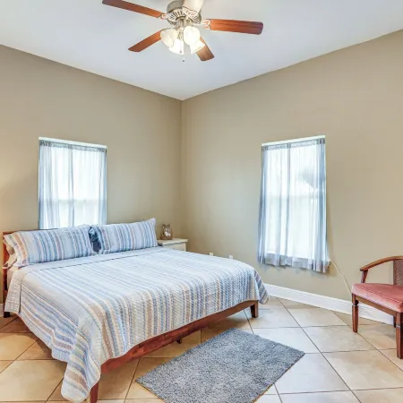 Family-Friendly Waterfront Oasis: 7 Miles to Beach