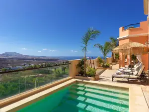 Royal Garden Villas, Luxury Hotel