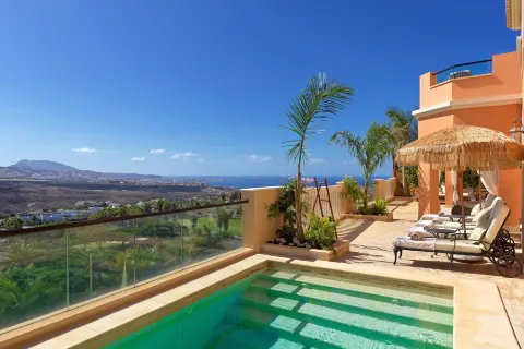 Royal Garden Villas, Luxury Hotel