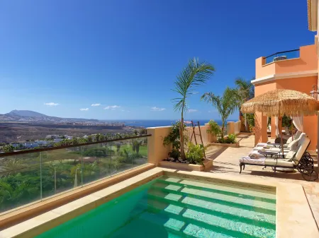 Royal Garden Villas, Luxury Hotel Отели в г. Vera de Erque