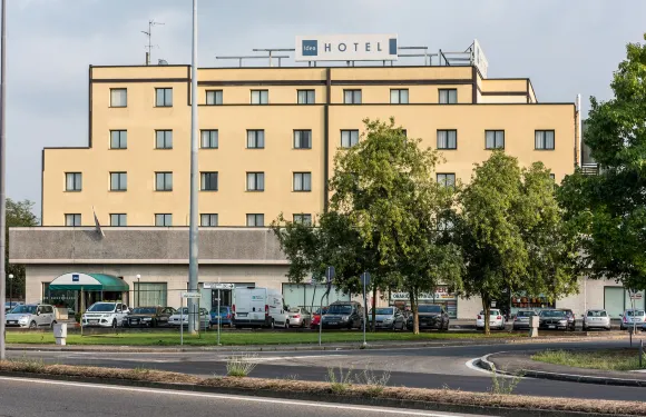 皮亞琴察思路酒店