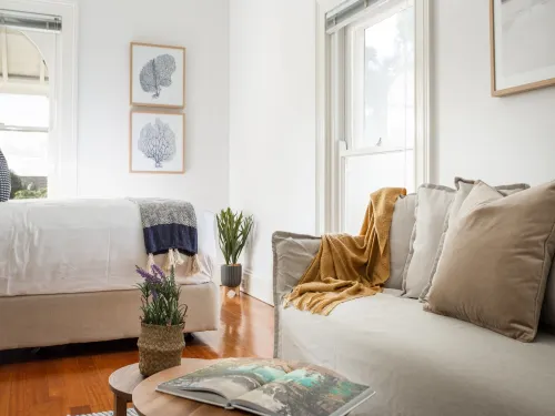 Boutique Studio with Balcony in Perfect Location