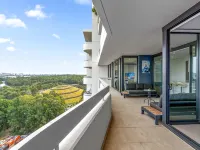 Luxe 2-Bed: Modern Interiors, Balcony & BBQ Area Hotels in Lidcombe