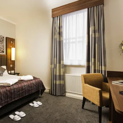 Mercure Darlington Kings Hotel Hotel dekat South Park