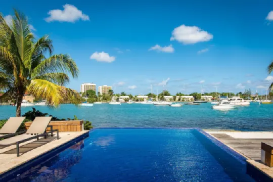 22 Freeport in Montego Bay Hotels in 