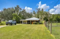 < 1 Mi to Downtown Arcadia: Tranquil Wooded Escape - Homestays