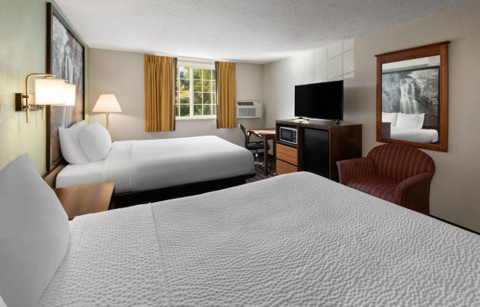 Super 8 by Wyndham Winona MN