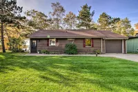 Pelican Lake Getaway on Stunning Peninsula! - Wifi