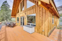 Stunning Hilltop Home by John Day Fossil Beds - parking