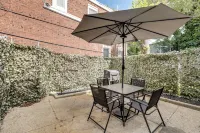 Private Backyard Jawn! Multi-level Philly Rowhouse - Country Houses