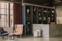 Lark Hotels 907 Main
