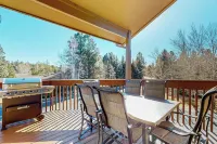 Near Hiking & Biking! Flagstaff Condo w/ Grill - شقق