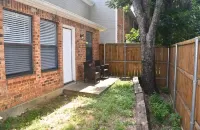 I841 – World Cup Stay - 18 Min to at&T - Sleeps 4 - Public Transit
