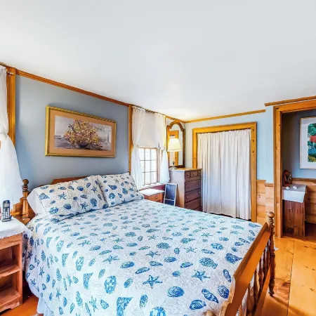 1 Mi to Beach! Family-Friendly Nantucket Retreat