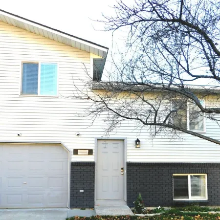 City View Home - Stylish & Renovated