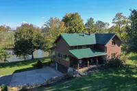 Scenic Stillwater Retreat in rural KY Horse Country, WiFi/AC, Fishing/Canoeing