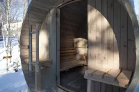 Luxe Cozy Spa Cabin w/ Hot Tub, Sauna, Fireplace, 10 Mins to Sunday River