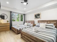 Luxury Waterfront Retreat with Sauna, EV Charger, Pizza Oven & Lake Views Hotels in Severn