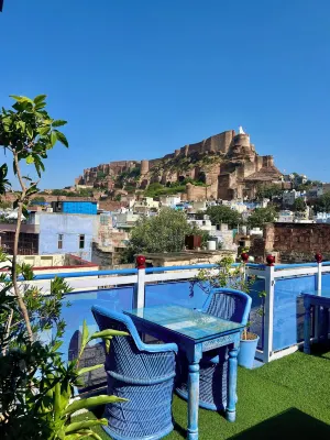 Raj Mandir Boutique Home Stay - Mountain view