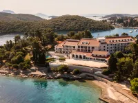 Aminess Younique Liburna Hotel فنادق في كوركولا