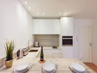 Luxury 2-room apartment 100m from the Palace