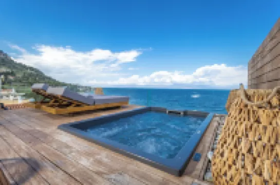 Alissachni SeaSide Hotel