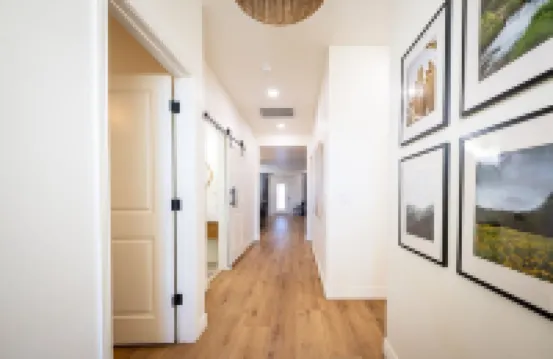 NEW BUILD Spacious 4-bedroom house with great location- sleeps 10