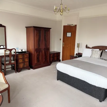 The Windsor House Hotel Отели в г. Уэртинг