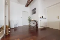 The Queen Luxury Apartments - Villa Giada - Homestays