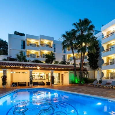 S'Argamassa Boutique Hotel Отели рядом с достопримечательностью «Пристань для яхт Санта-Эулалия»