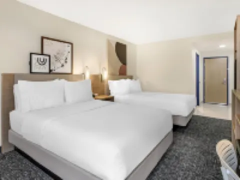 Spark by Hilton Roanoke Airport Hotels in Roanoke