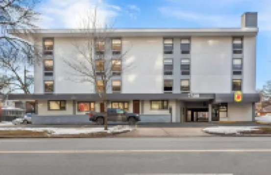Super 8 by Wyndham Chicago IL