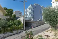 Apartments Lorenzo - Homestays