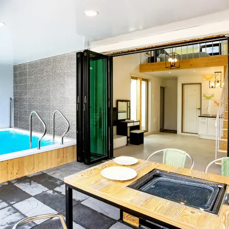 Ulsan Club 33 Pool Villa